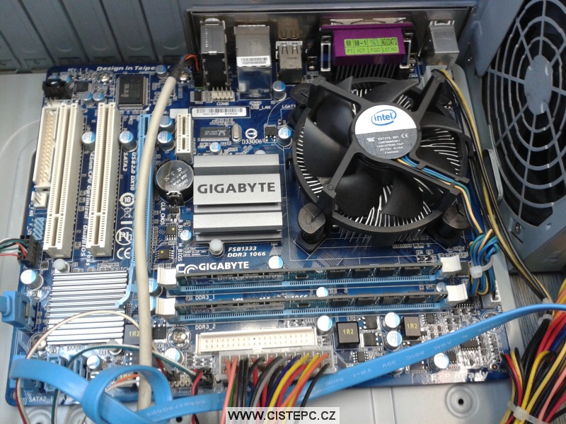 Jak vyčistit chladič procesoru a základní desku Gigabyte