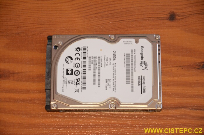 Jak vyměnit pevný disk u notebooku Acer 5