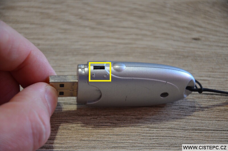 Ochrana proti zápisu USB flash