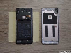 Výměna vestavěné baterie v mobilu